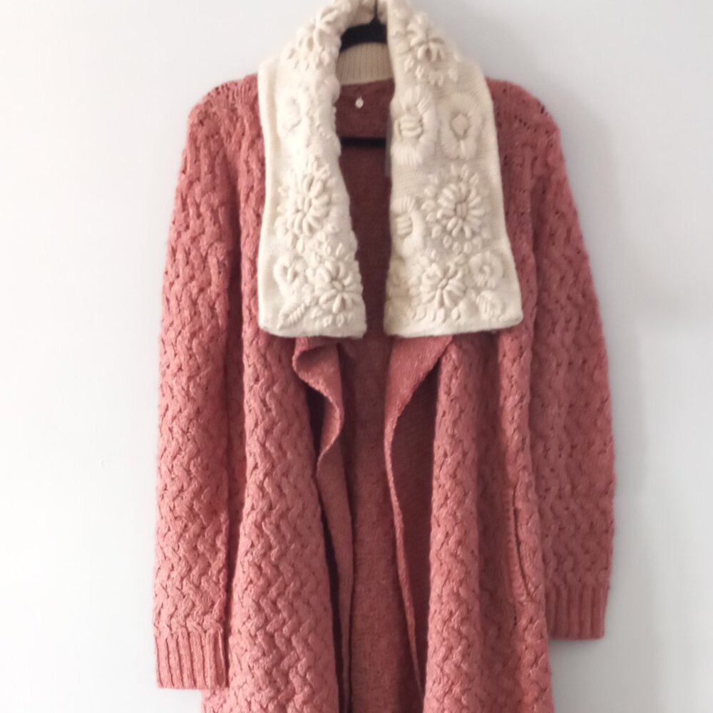 KNITTED & KNOTTED ANTHROPOLOGIE Lilitz long cardigan embellished collar BNWT - Picture 3 of 16
